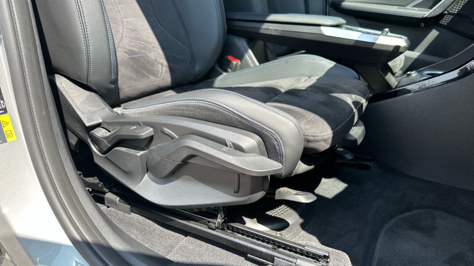 BMW iX1 230kW xDr30 MSport 65kWh 5dr Auto [Tech+/Pro/22kW] Electric Estate - Image 33