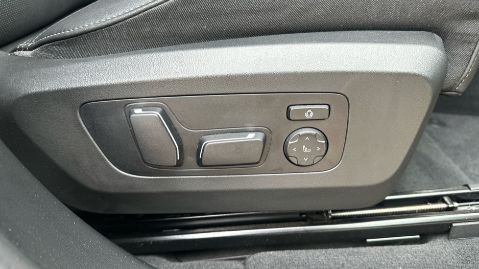 BMW X3 20 xDrive M Sport 5dr Step Auto Petrol Estate - Image 32