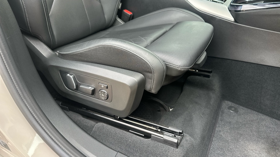 BMW X3 20 xDrive M Sport 5dr Step Auto Petrol Estate - Image 33