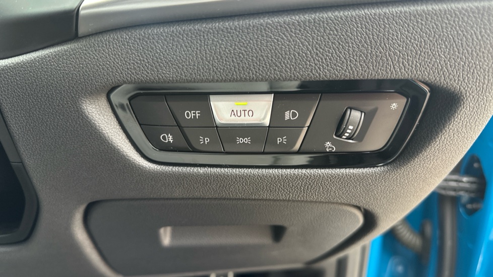 BMW M3 xDrive 530 Competition M 5dr Step Auto Petrol Estate - Image 34