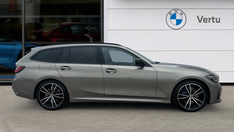 BMW 3 Series 320i M Sport Pro Edition 5dr Step Auto [Tech Pack] Petrol Estate - Image 3