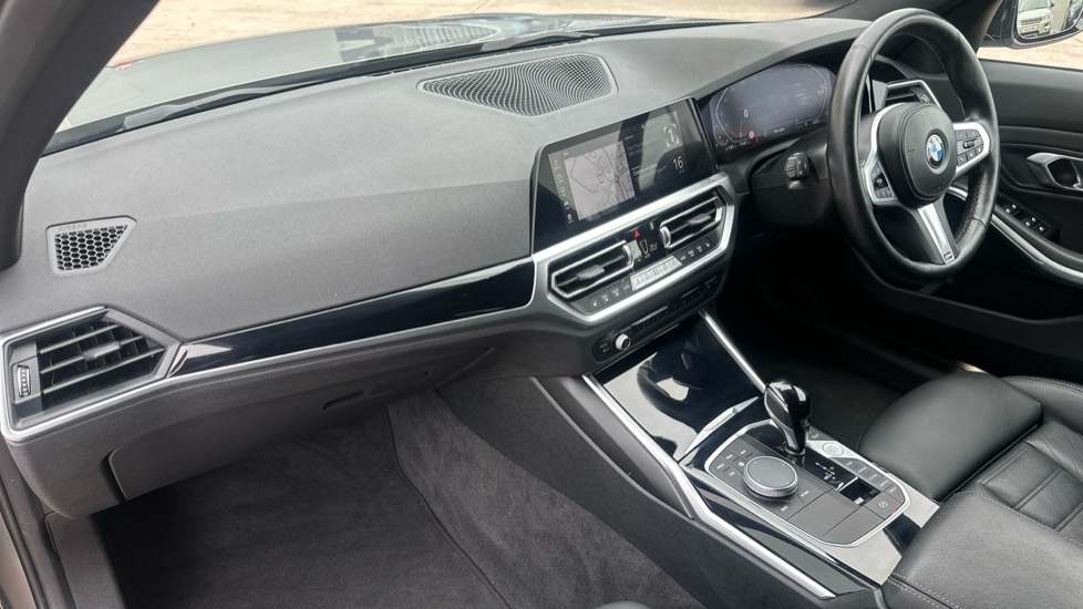 BMW 3 Series 320i M Sport Pro Edition 5dr Step Auto [Tech Pack] Petrol Estate - Image 7