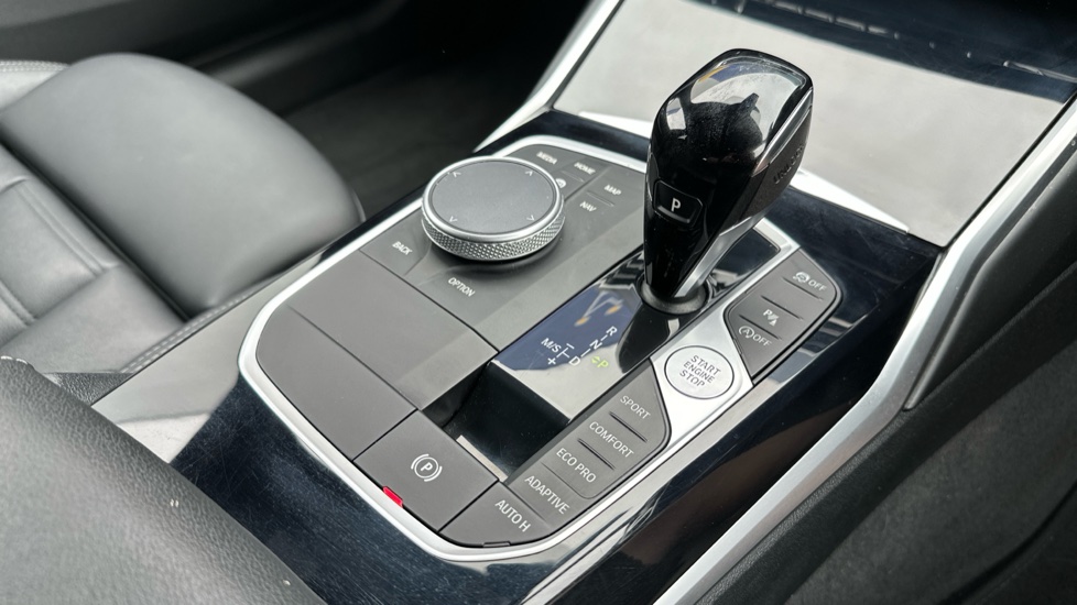 BMW 3 Series 320i M Sport Pro Edition 5dr Step Auto [Tech Pack] Petrol Estate - Image 10