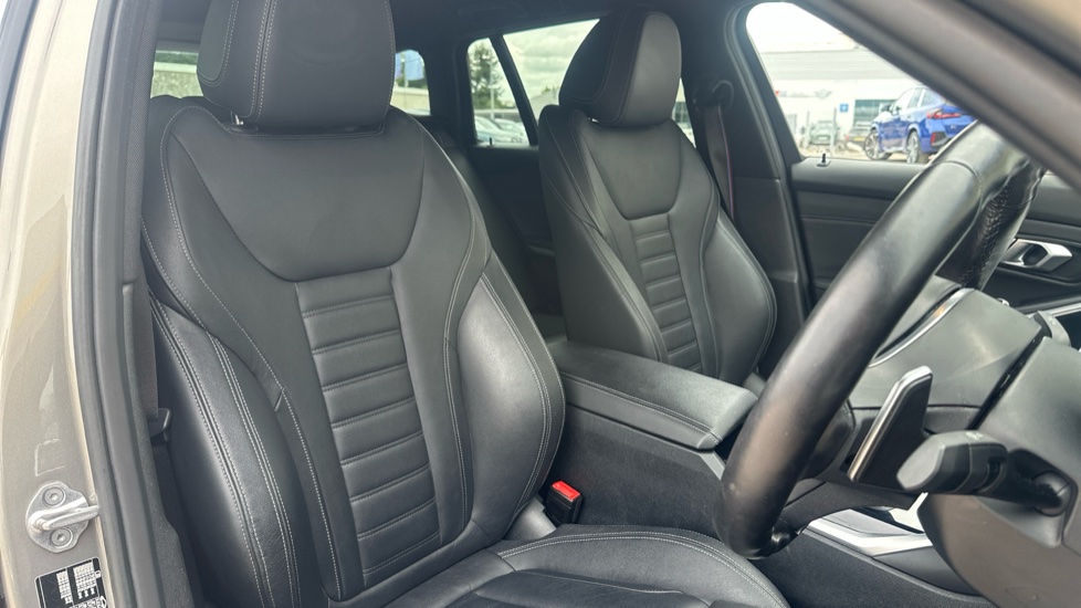 BMW 3 Series 320i M Sport Pro Edition 5dr Step Auto [Tech Pack] Petrol Estate - Image 11