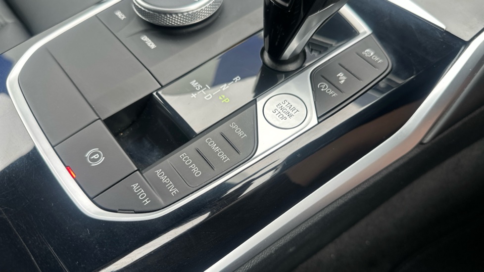 BMW 3 Series 320i M Sport Pro Edition 5dr Step Auto [Tech Pack] Petrol Estate - Image 19