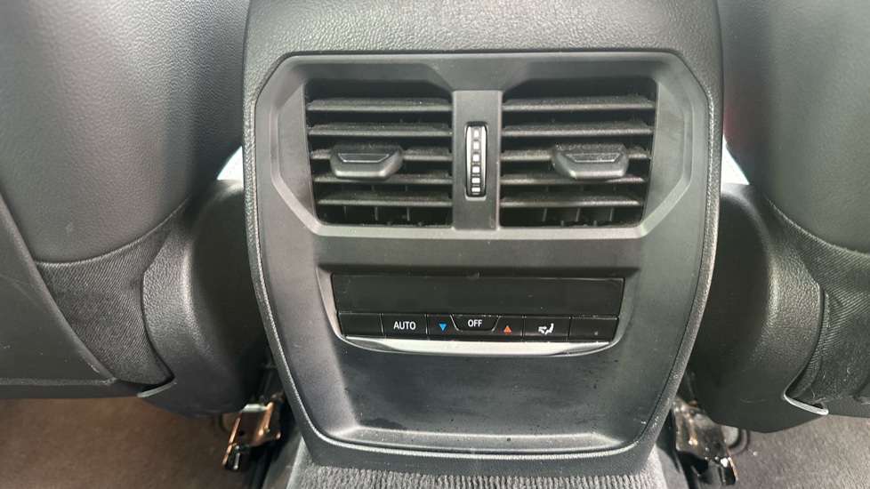 BMW 3 Series 320i M Sport Pro Edition 5dr Step Auto [Tech Pack] Petrol Estate - Image 31