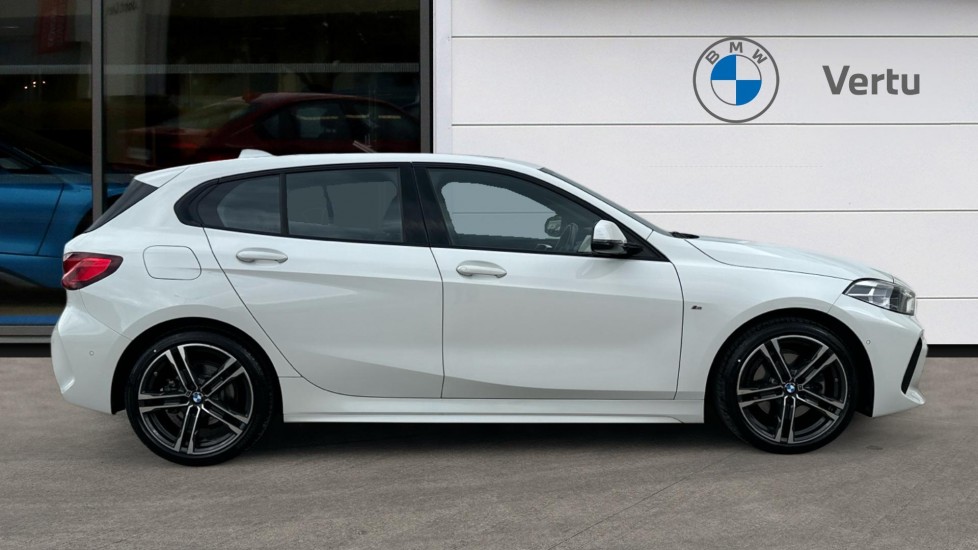 BMW 1 Series 118i [136] M Sport 5dr Step Auto [LCP/Pro/Tech pk] Petrol Hatchback - Image 3