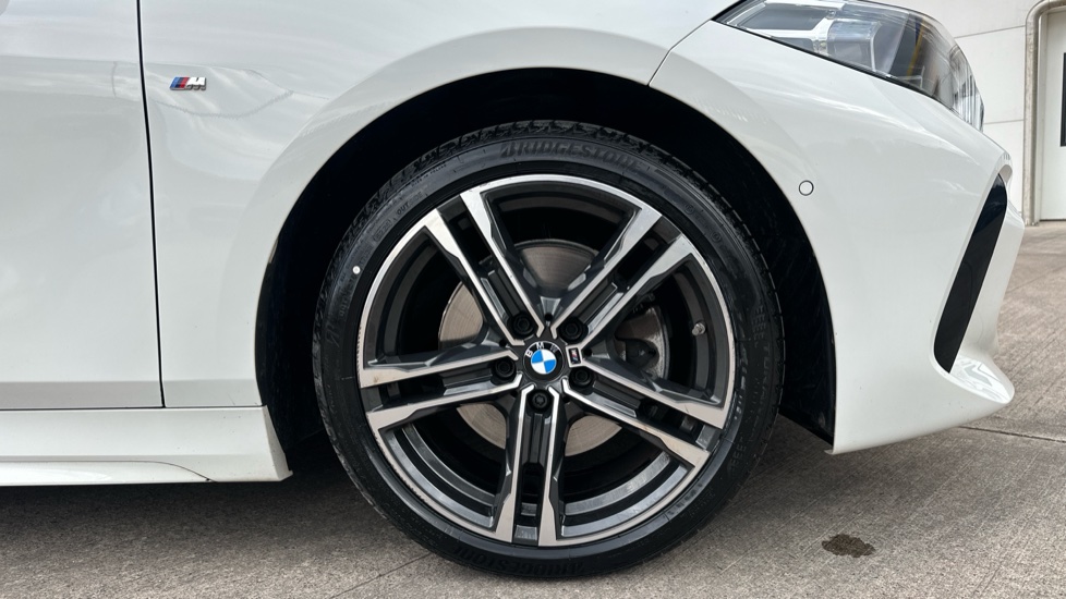 BMW 1 Series 118i [136] M Sport 5dr Step Auto [LCP/Pro/Tech pk] Petrol Hatchback - Image 14
