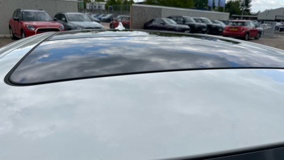 BMW 1 Series 118i [136] M Sport 5dr Step Auto [LCP/Pro/Tech pk] Petrol Hatchback - Image 21