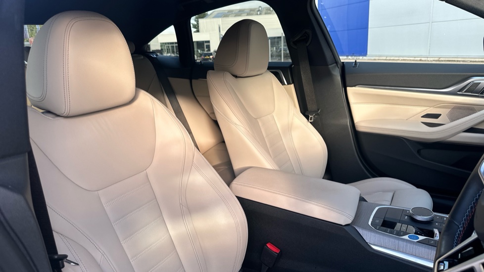 BMW i4 440kW M60 83.9kWh 5dr Auto Electric Hatchback - Image 11