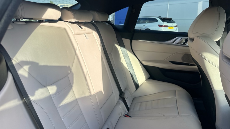 BMW i4 440kW M60 83.9kWh 5dr Auto Electric Hatchback - Image 12