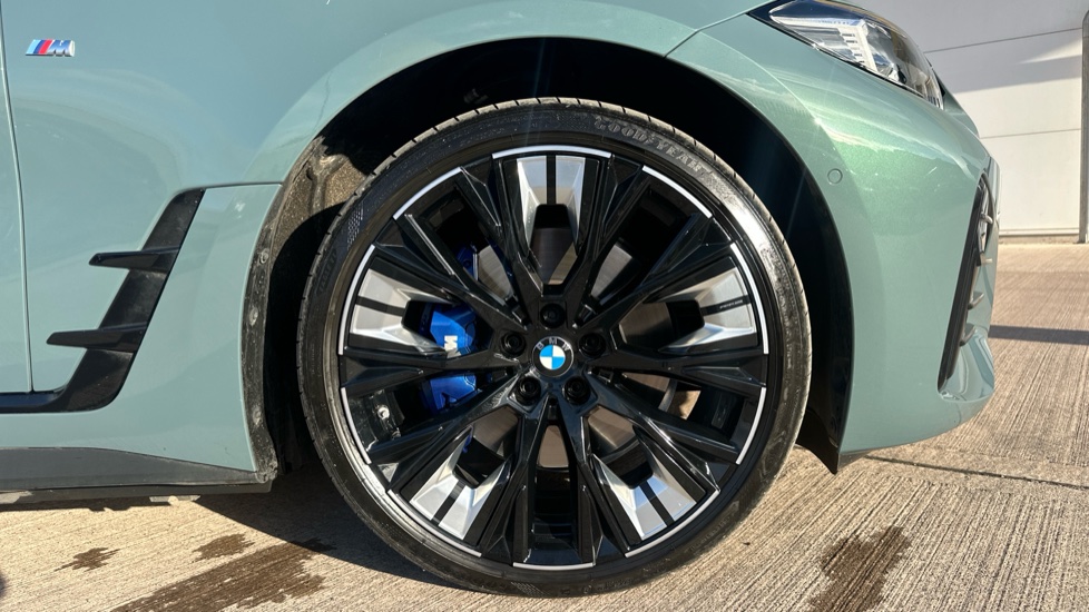 BMW i4 440kW M60 83.9kWh 5dr Auto Electric Hatchback - Image 14