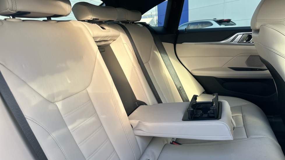 BMW i4 440kW M60 83.9kWh 5dr Auto Electric Hatchback - Image 26