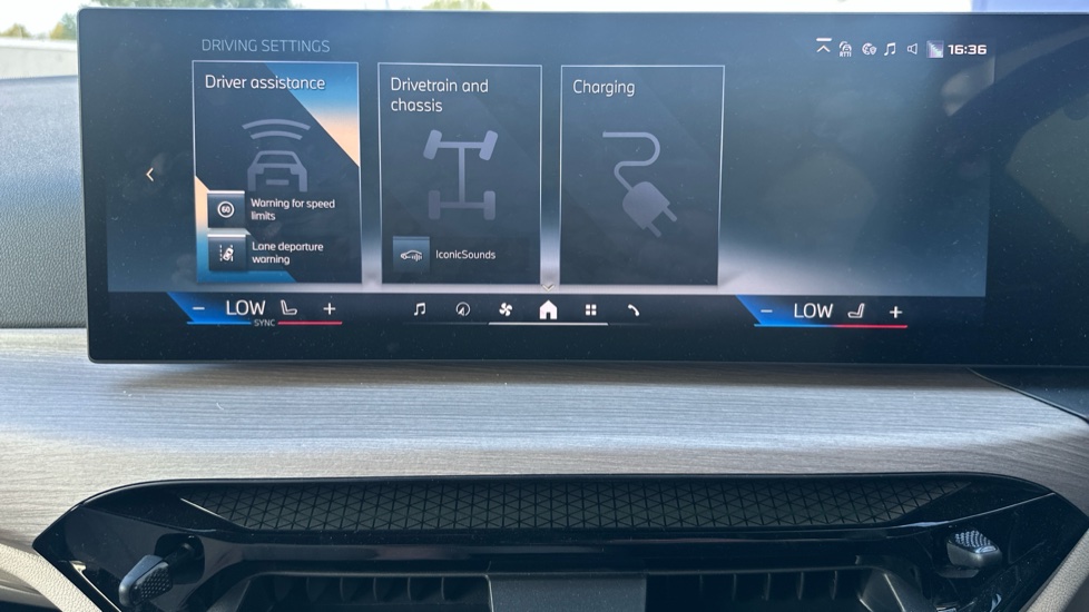 BMW i4 440kW M60 83.9kWh 5dr Auto Electric Hatchback - Image 39