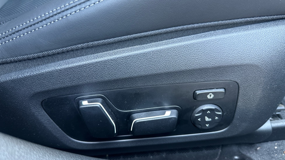 BMW M3 xDrive Competition M 4dr Step Auto Petrol Saloon - Image 36