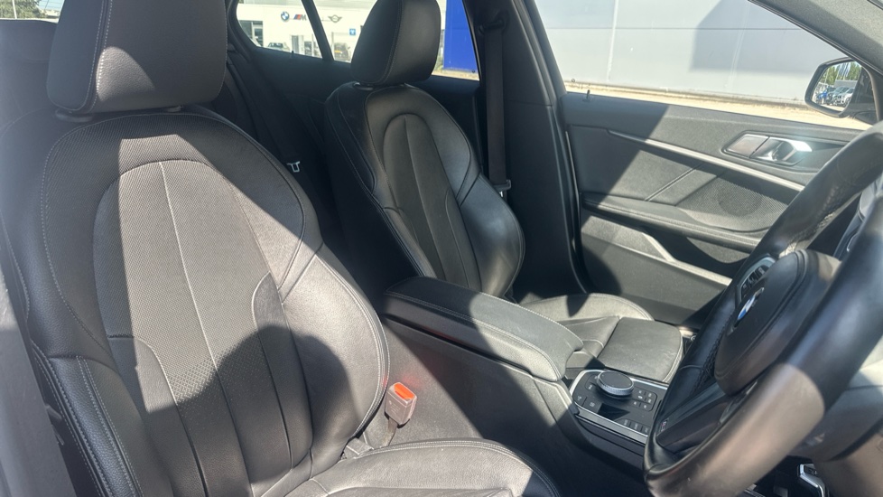 BMW 1 Series 118i M Sport 5dr Petrol Hatchback - Image 11