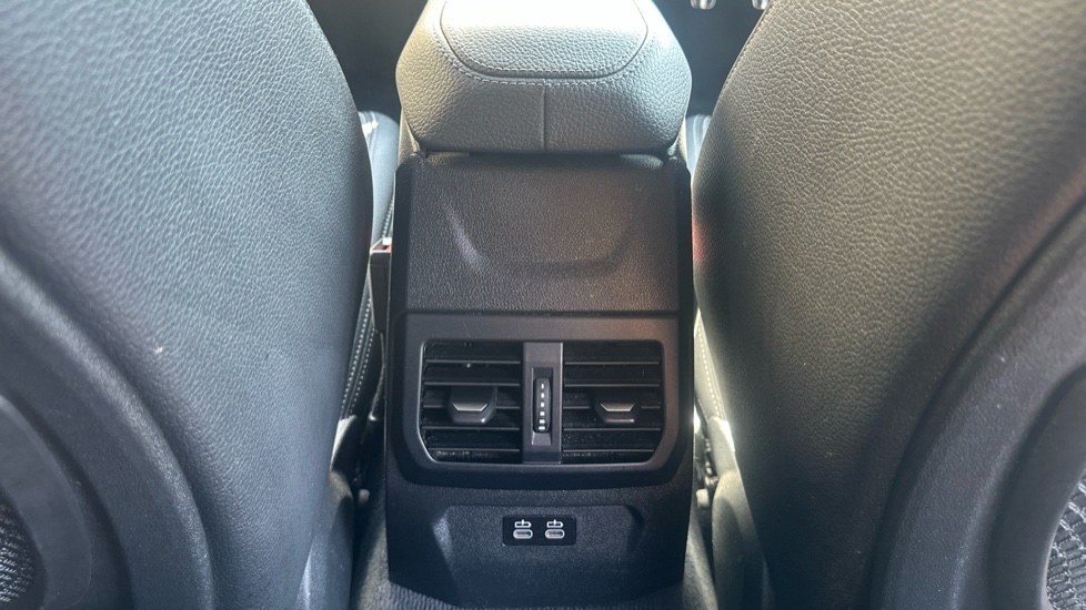 BMW 1 Series 118i M Sport 5dr Petrol Hatchback - Image 27