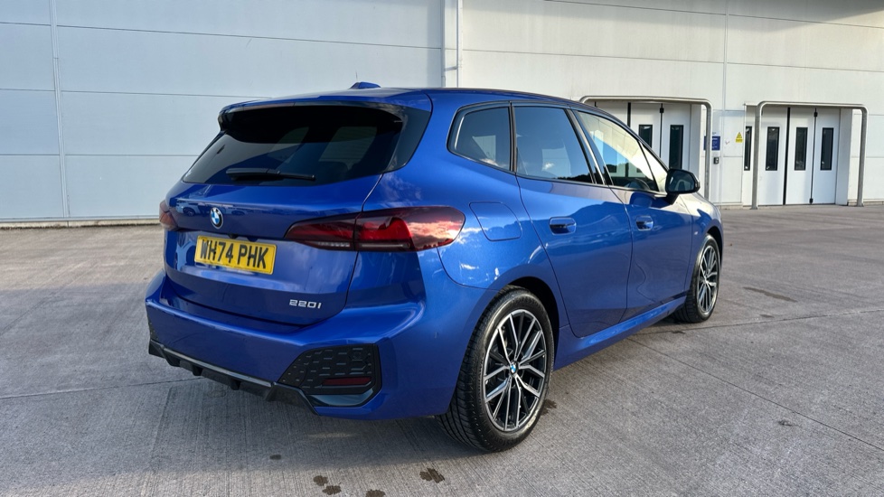 BMW 2 Series 220i MHT M Sport 5dr DCT Petrol Hatchback - Image 24