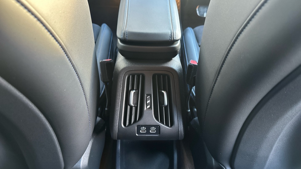 BMW 2 Series 220i MHT M Sport 5dr DCT Petrol Hatchback - Image 29