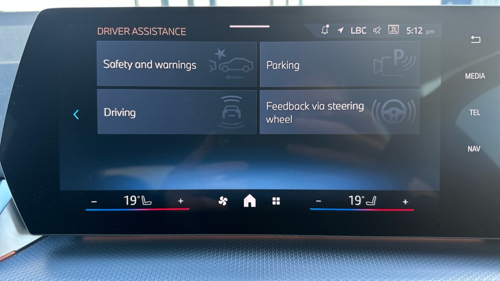 BMW 2 Series 220i MHT M Sport 5dr DCT Petrol Hatchback - Image 43