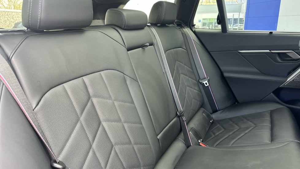 BMW i5 442kW M60 xDrive 84kWh 5dr Auto Electric Estate - Image 12