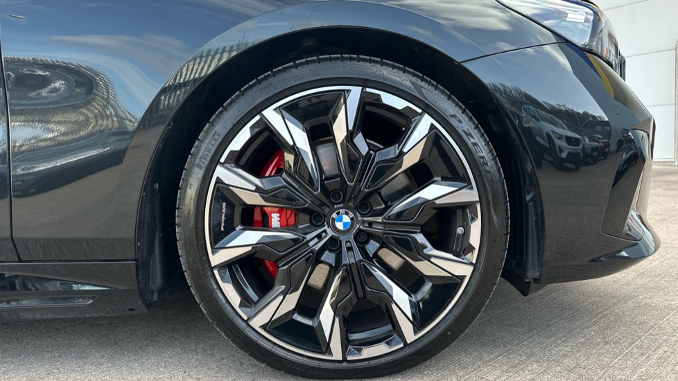 BMW i5 442kW M60 xDrive 84kWh 5dr Auto Electric Estate - Image 14
