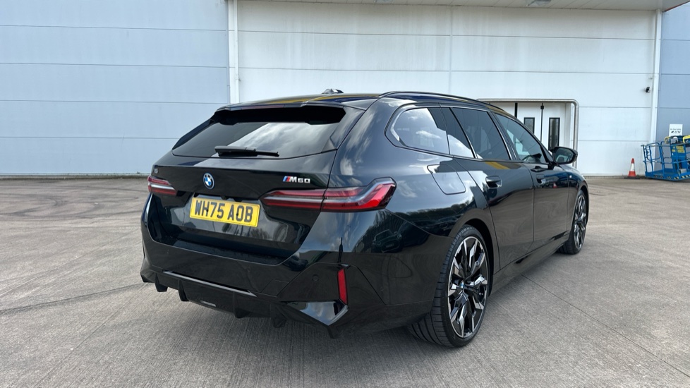 BMW i5 442kW M60 xDrive 84kWh 5dr Auto Electric Estate - Image 24