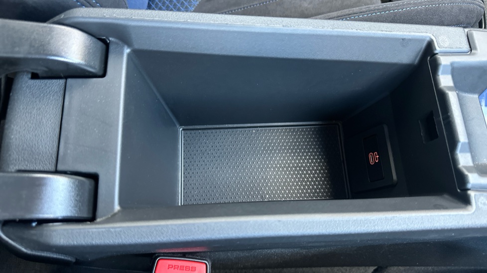BMW 1 Series M135i xDrive 5dr Step Auto Petrol Hatchback - Image 33