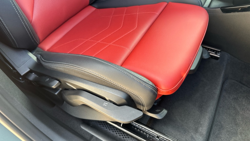 BMW X1 sDrive 20i MHT M Sport 5dr Step Auto Petrol Estate - Image 31