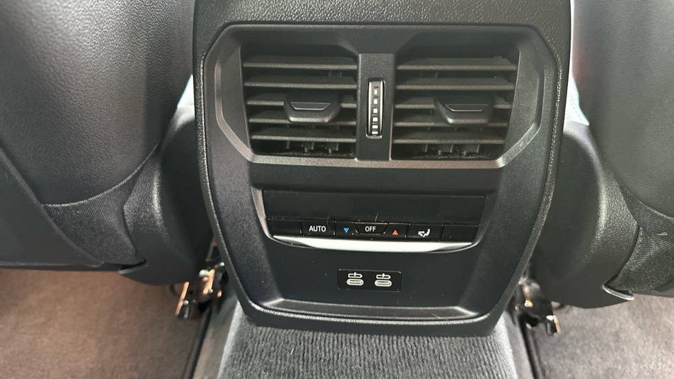 BMW 3 Series 330e xDrive M Sport 5dr Step Auto Estate - Image 31