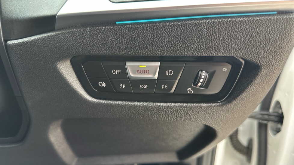 BMW 3 Series 330e xDrive M Sport 5dr Step Auto Estate - Image 33