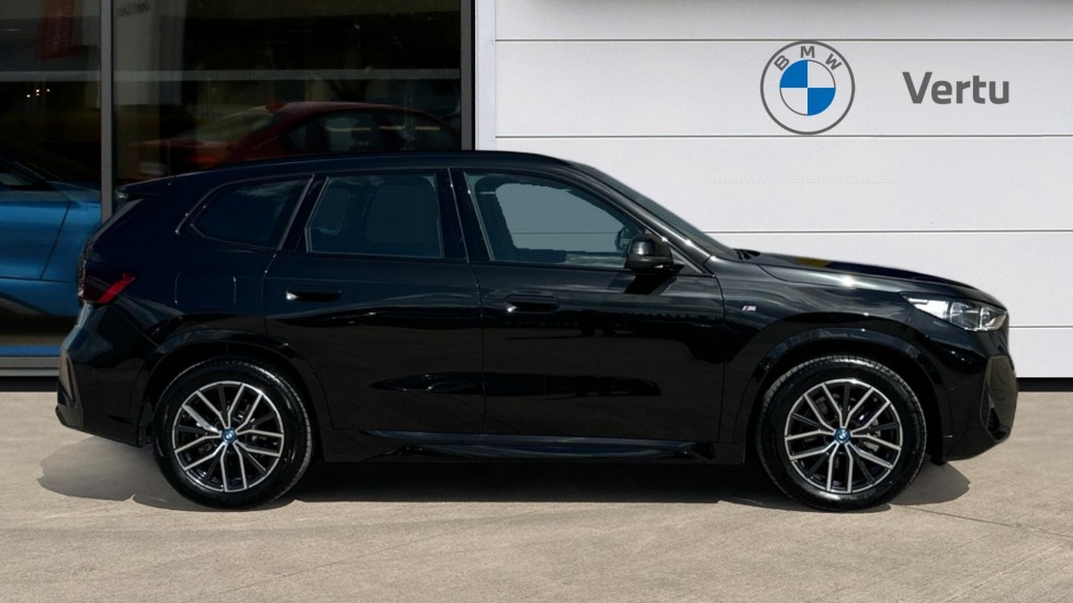 BMW iX1 150kW eDrive20 M Sport 65kWh 5dr Auto Electric Estate - Image 3