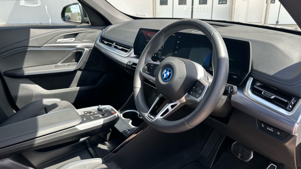 BMW iX1 150kW eDrive20 M Sport 65kWh 5dr Auto Electric Estate - Image 6