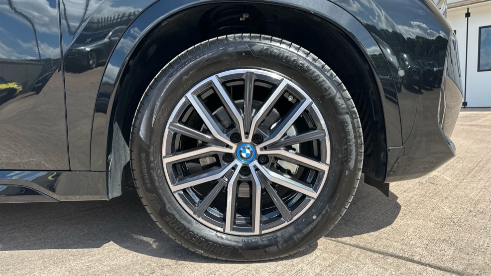 BMW iX1 150kW eDrive20 M Sport 65kWh 5dr Auto Electric Estate - Image 14