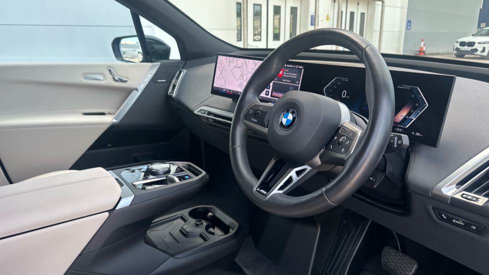 BMW iX 385kW xDrive50 M Sport 111.5kWh 5dr Auto Electric Estate - Image 6