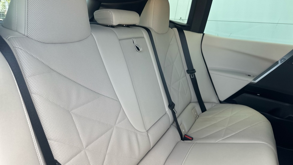 BMW iX 385kW xDrive50 M Sport 111.5kWh 5dr Auto Electric Estate - Image 12