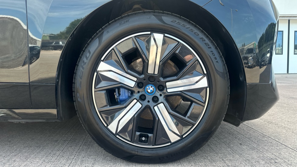 BMW iX 385kW xDrive50 M Sport 111.5kWh 5dr Auto Electric Estate - Image 14