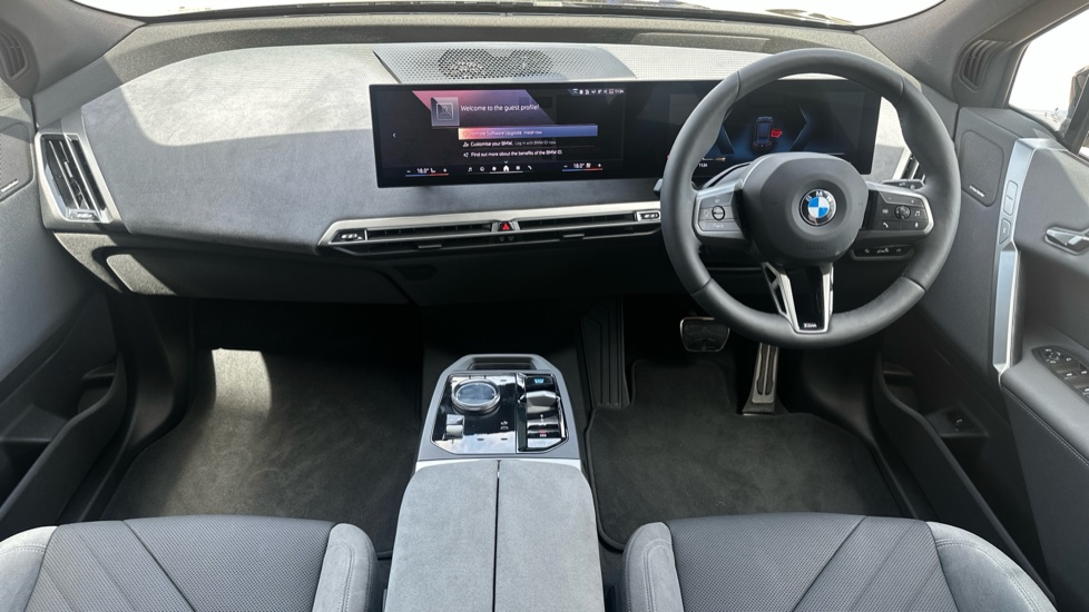 BMW iX 300kW xDrive45 M Sport 101kWh 5dr Auto [Tech] Electric Estate - Image 4