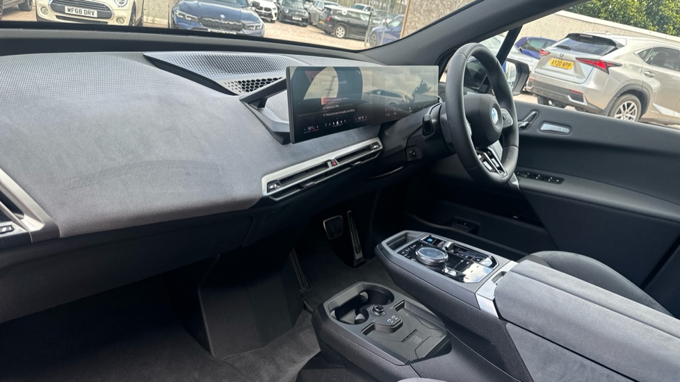 BMW iX 300kW xDrive45 M Sport 101kWh 5dr Auto [Tech] Electric Estate - Image 7