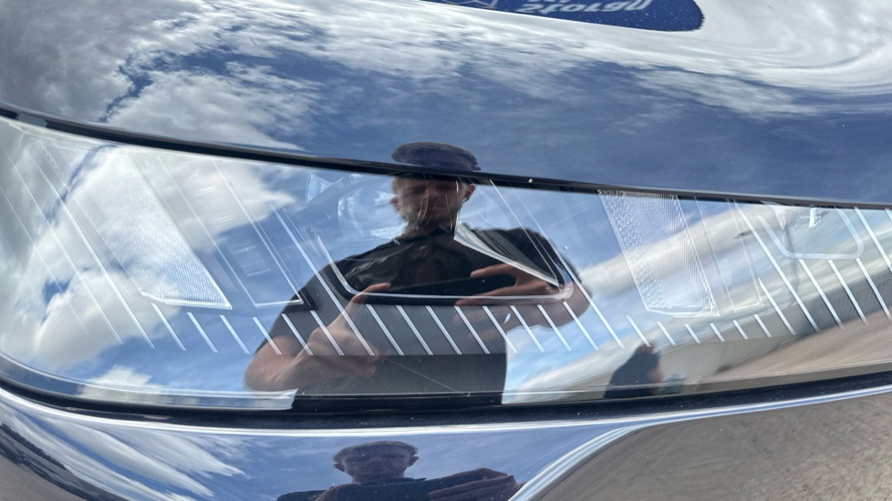 BMW iX 300kW xDrive45 M Sport 101kWh 5dr Auto [Tech] Electric Estate - Image 23