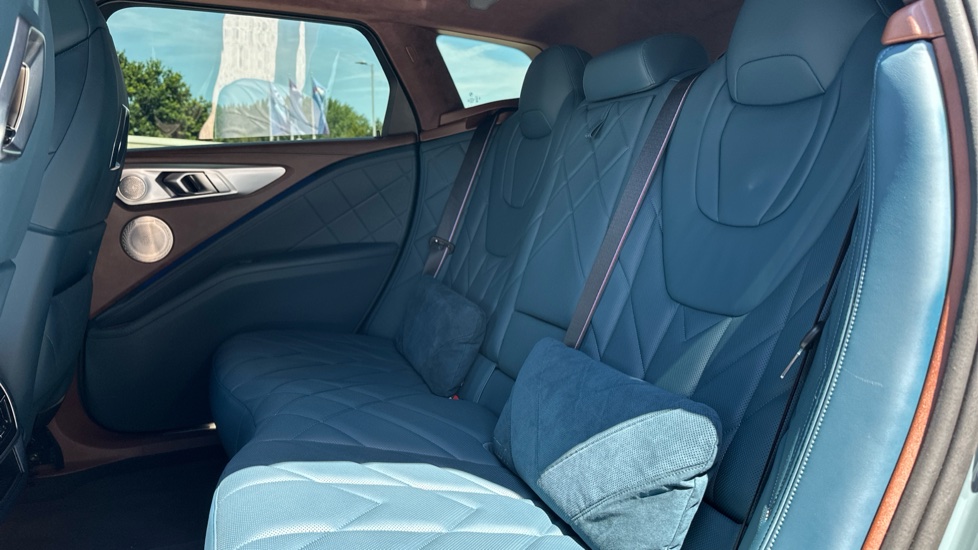 BMW XM 5dr Auto Estate - Image 12