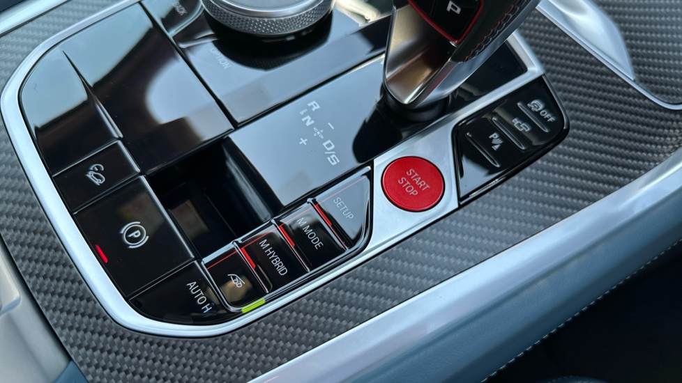 BMW XM 5dr Auto Estate - Image 19
