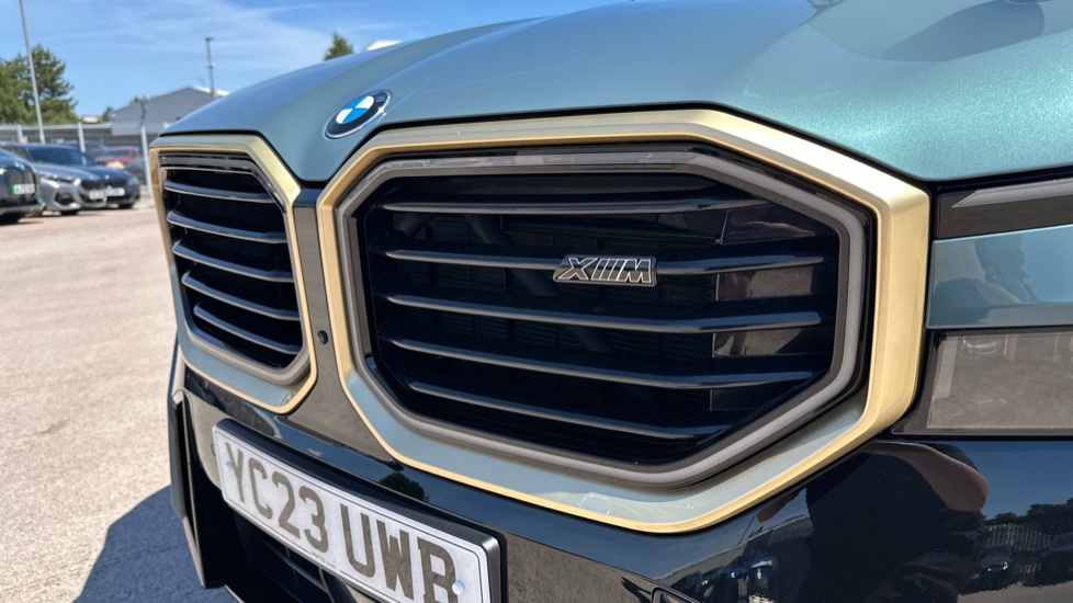 BMW XM 5dr Auto Estate - Image 27