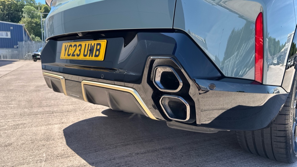 BMW XM 5dr Auto Estate - Image 29