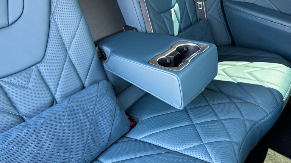 BMW XM 5dr Auto Estate - Image 36