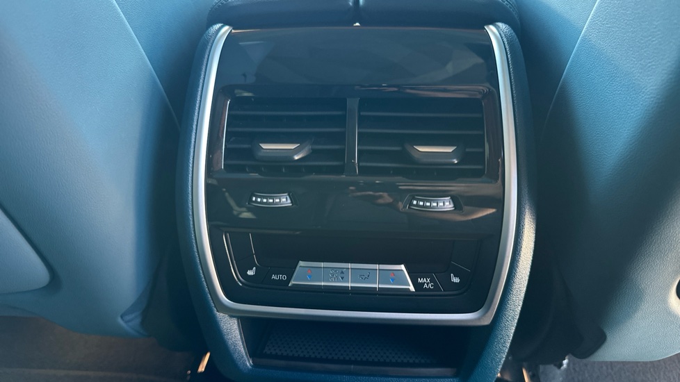 BMW XM 5dr Auto Estate - Image 37