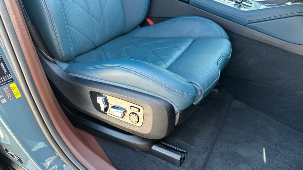BMW XM 5dr Auto Estate - Image 41