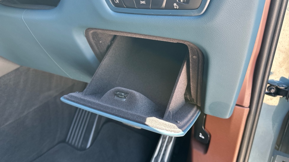 BMW XM 5dr Auto Estate - Image 44