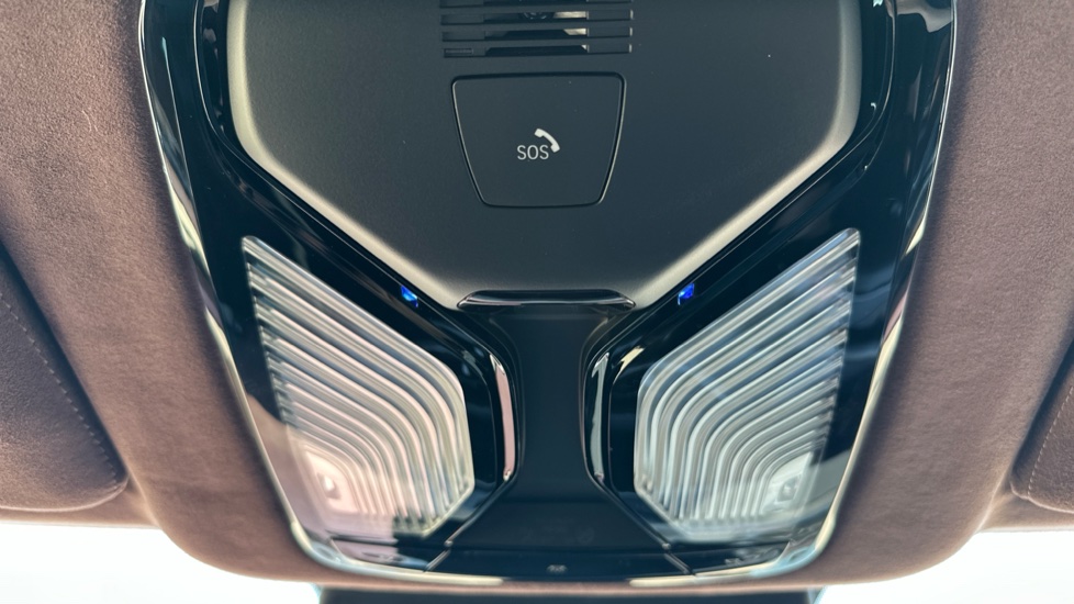 BMW XM 5dr Auto Estate - Image 47