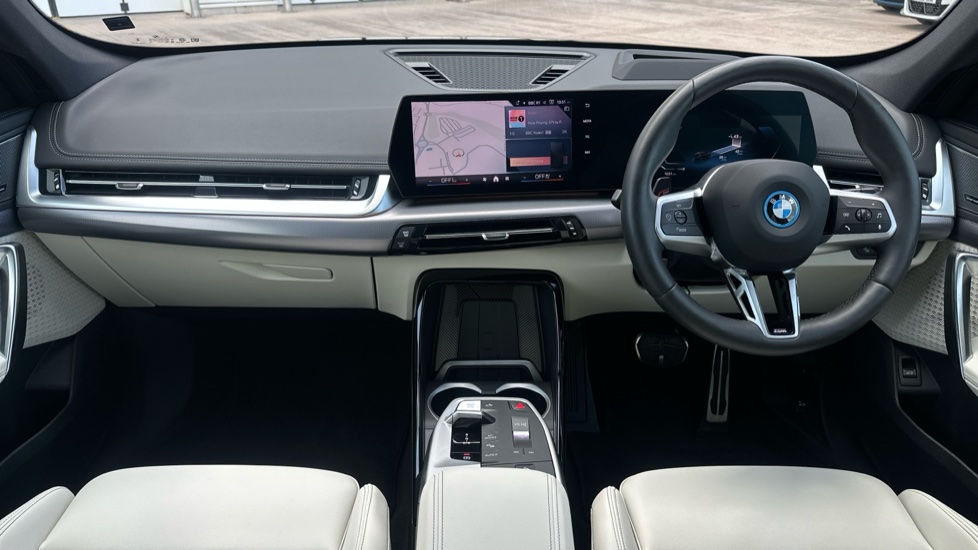 BMW iX1 150kW eDrive20 M Sport 65kWh 5dr Auto Electric Estate - Image 4